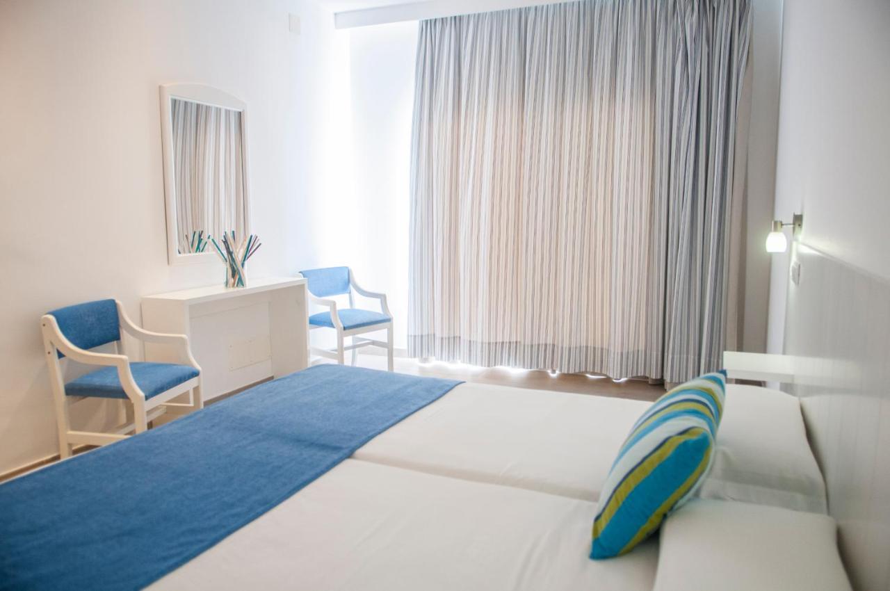 Hostal Xuroy Cala Alcaufar Εξωτερικό φωτογραφία